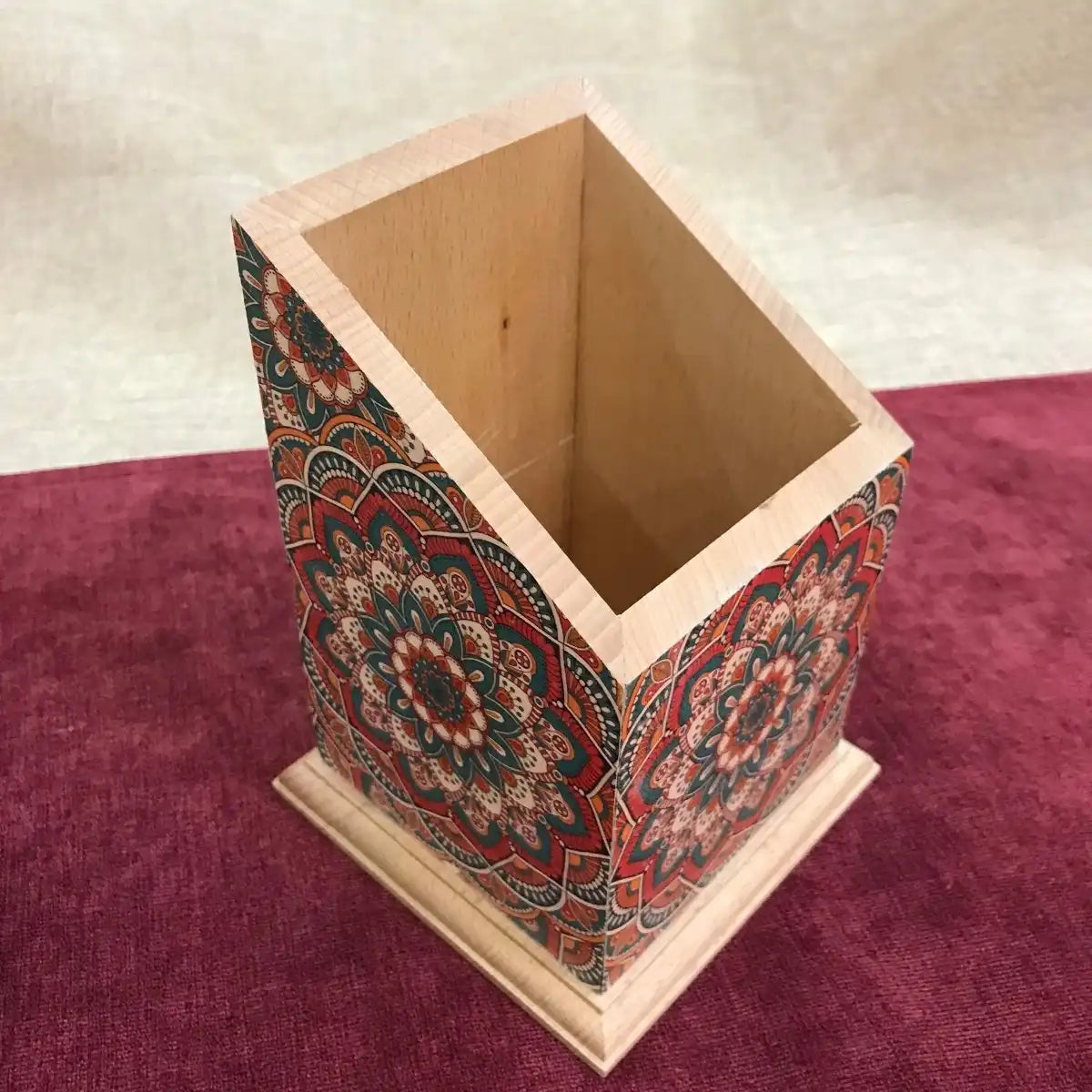 Elegance - Multifunctional Holder TR Designs