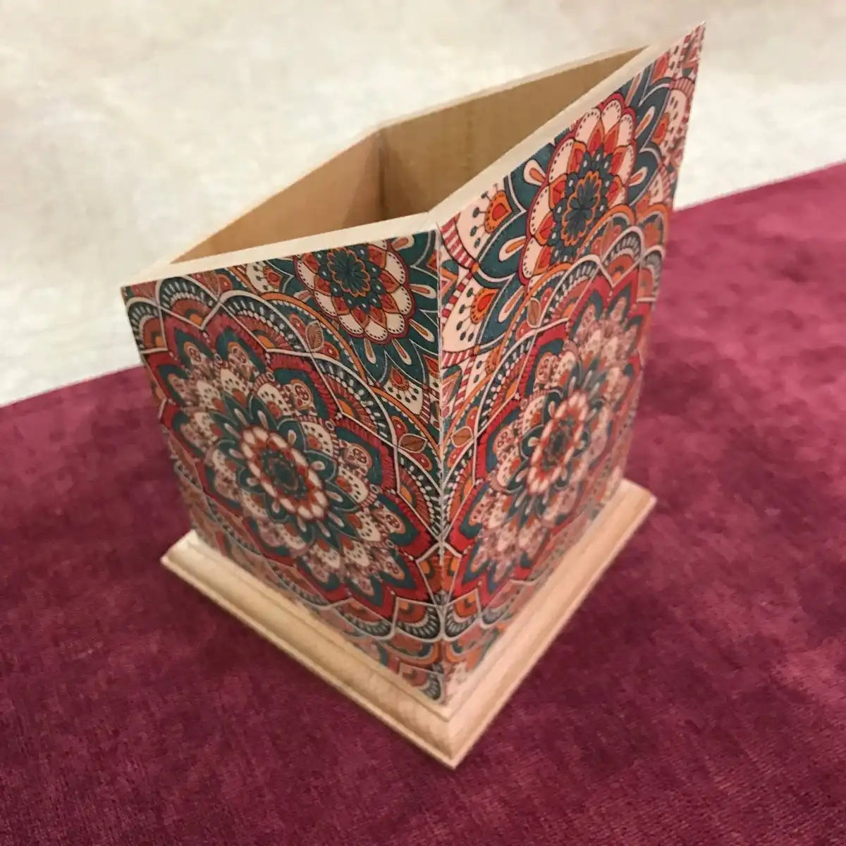 Elegance - Multifunctional Holder TR Designs